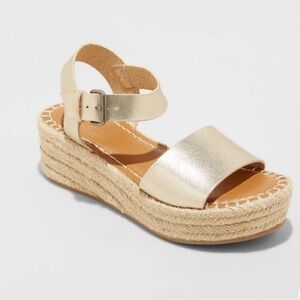 Universal Threads Size 8 Gold Platform Sandals